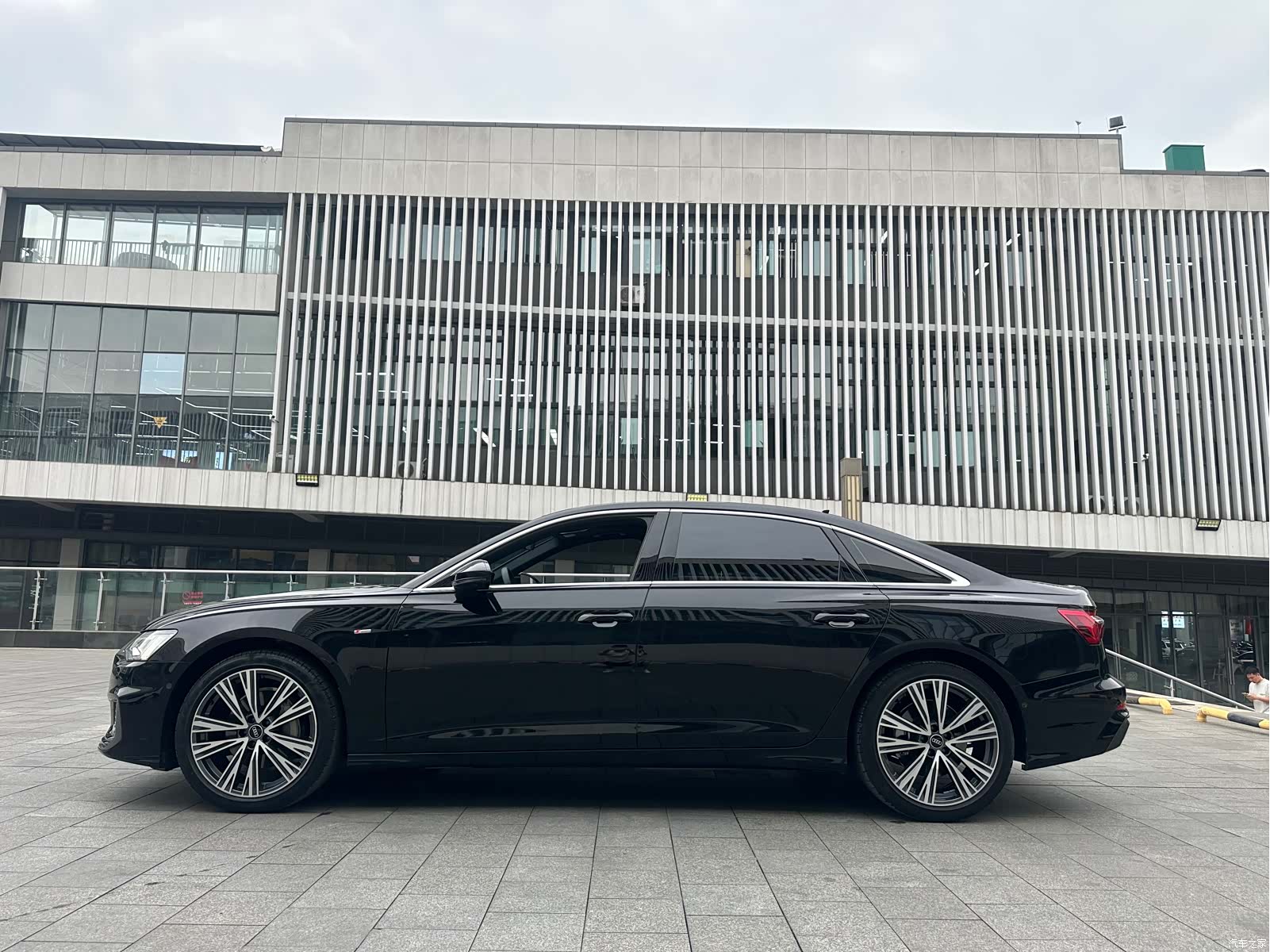 Audi A6L, 2022 3