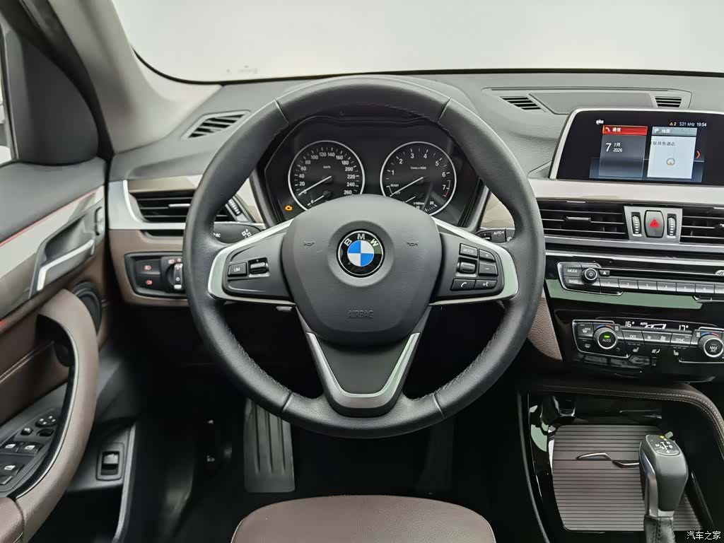BMW X1, 2018 11