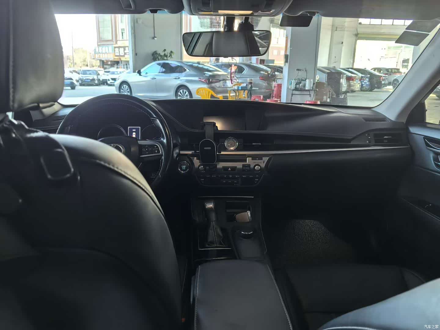 Lexus ES, 2018 8