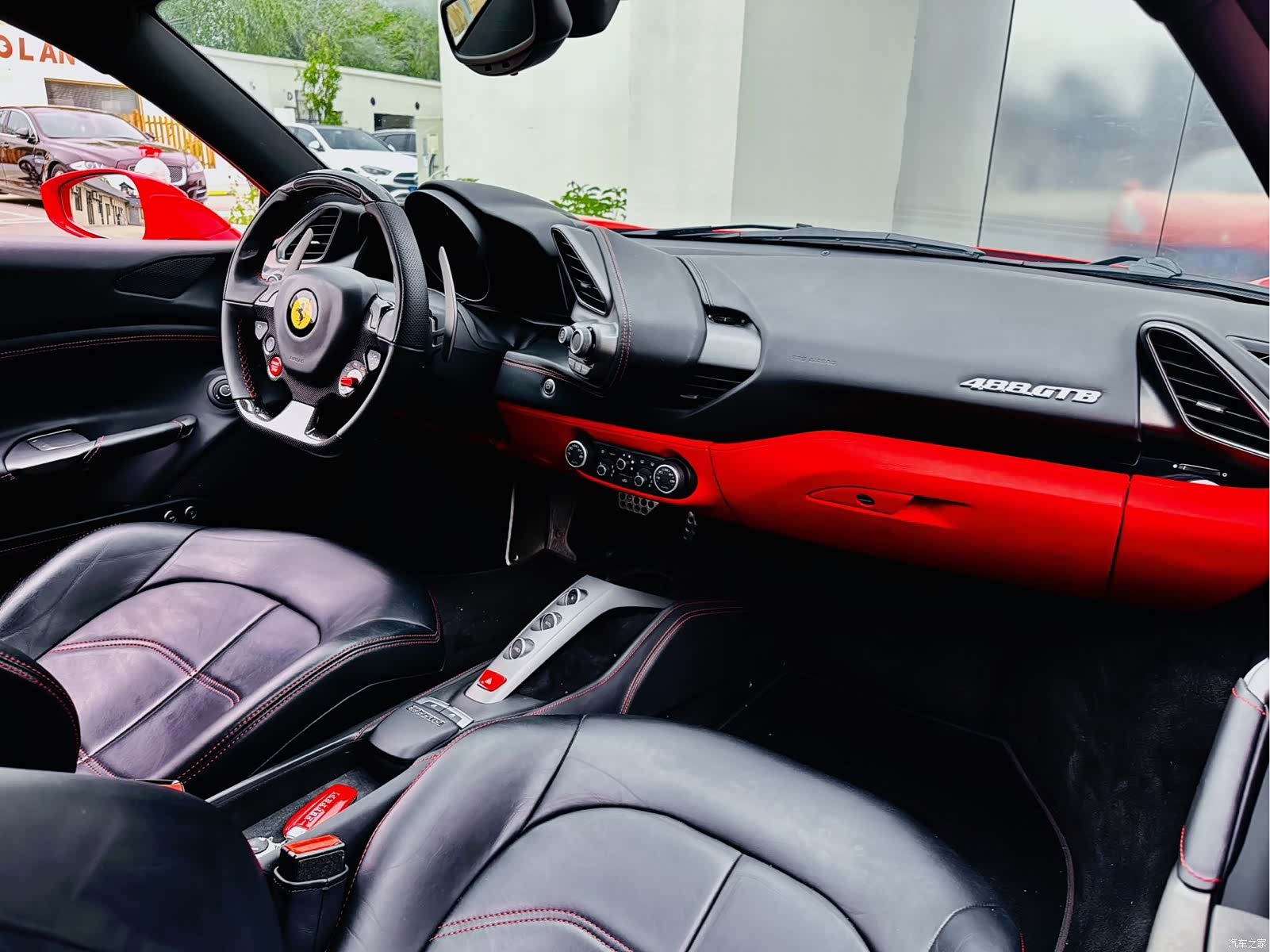 Ferrari 488, 2017 14