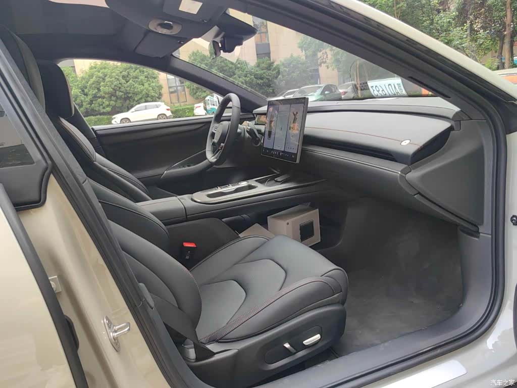 Xiaomi SU7, 2024 7