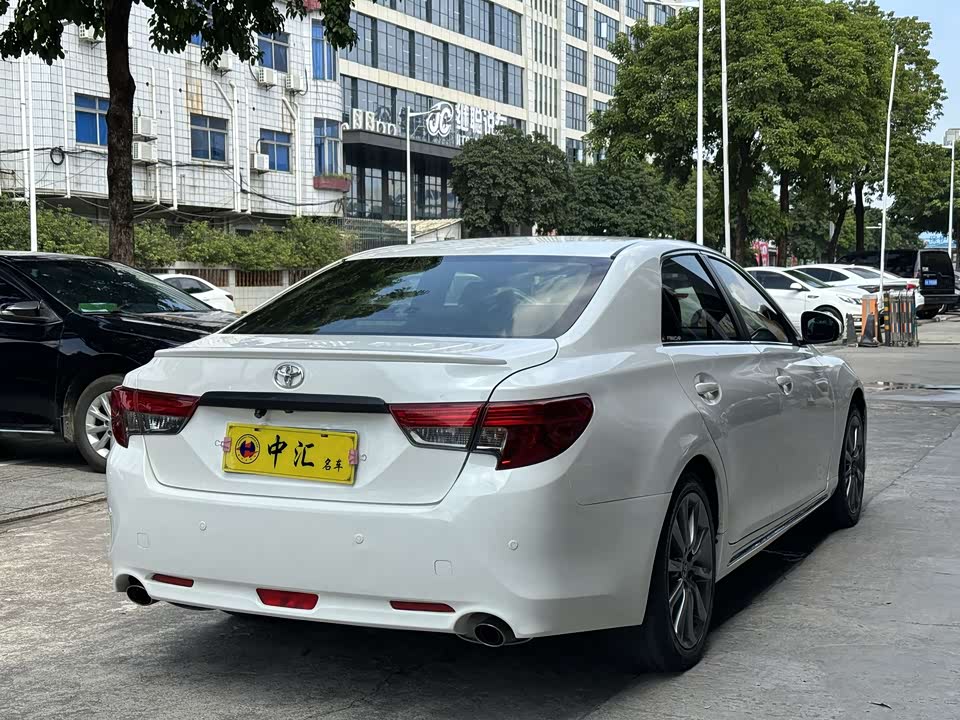 Toyota Reiz