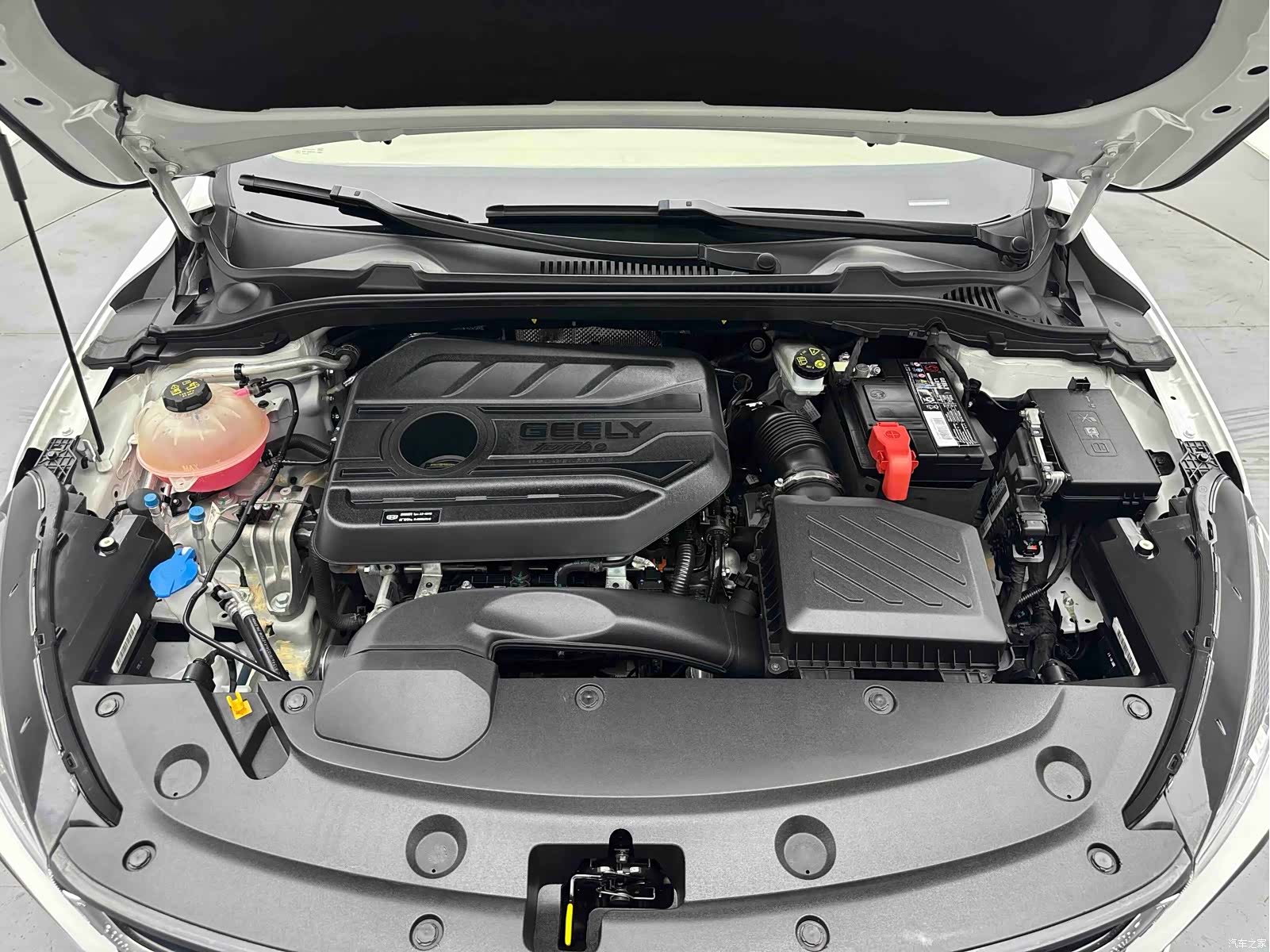 Geely Emgrand, 2022 20