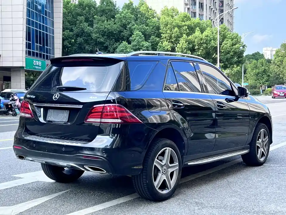 Mercedes-Benz GLE Mercedes-Benz GLE