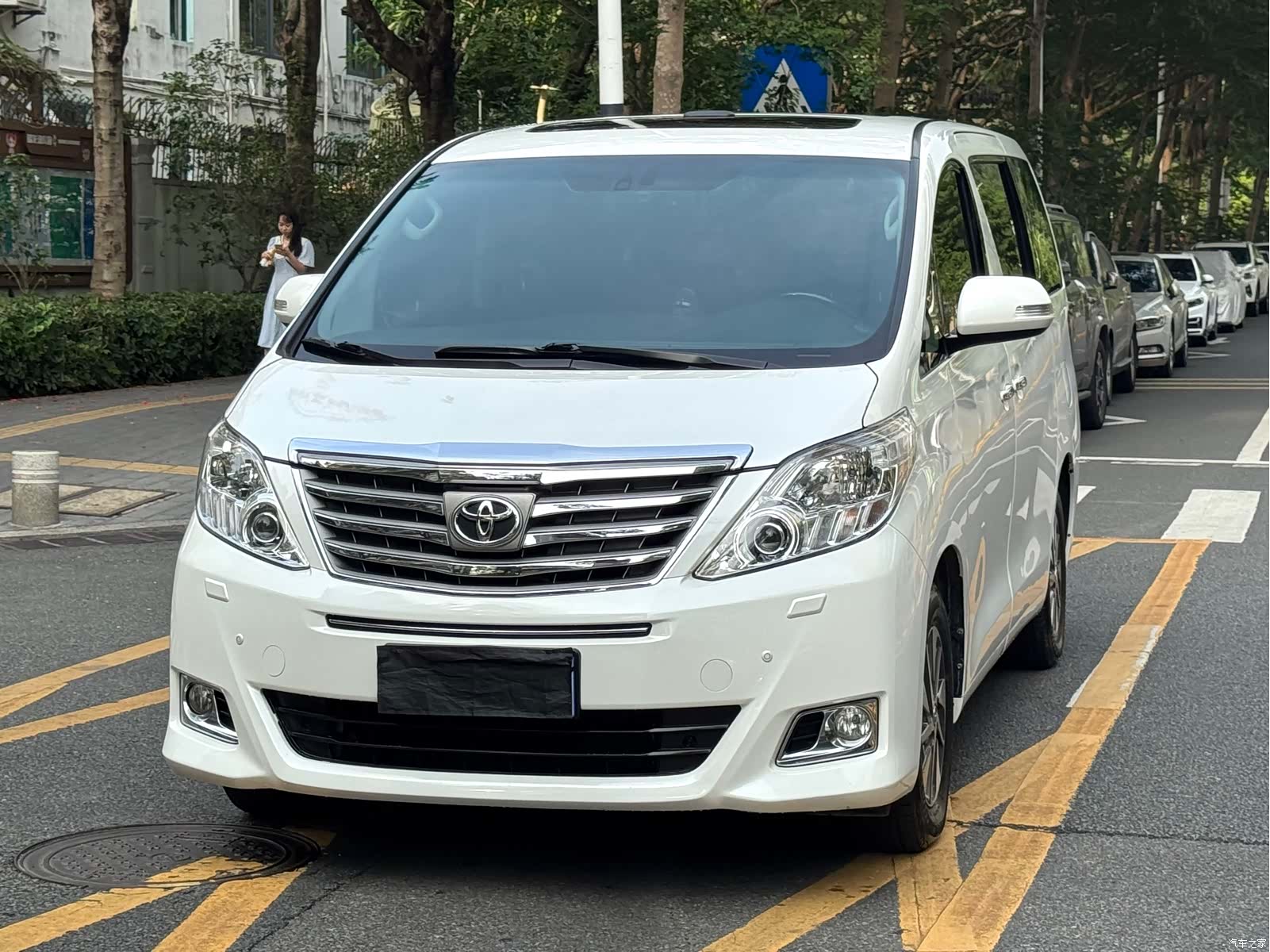 Toyota Alphard, 2014 4