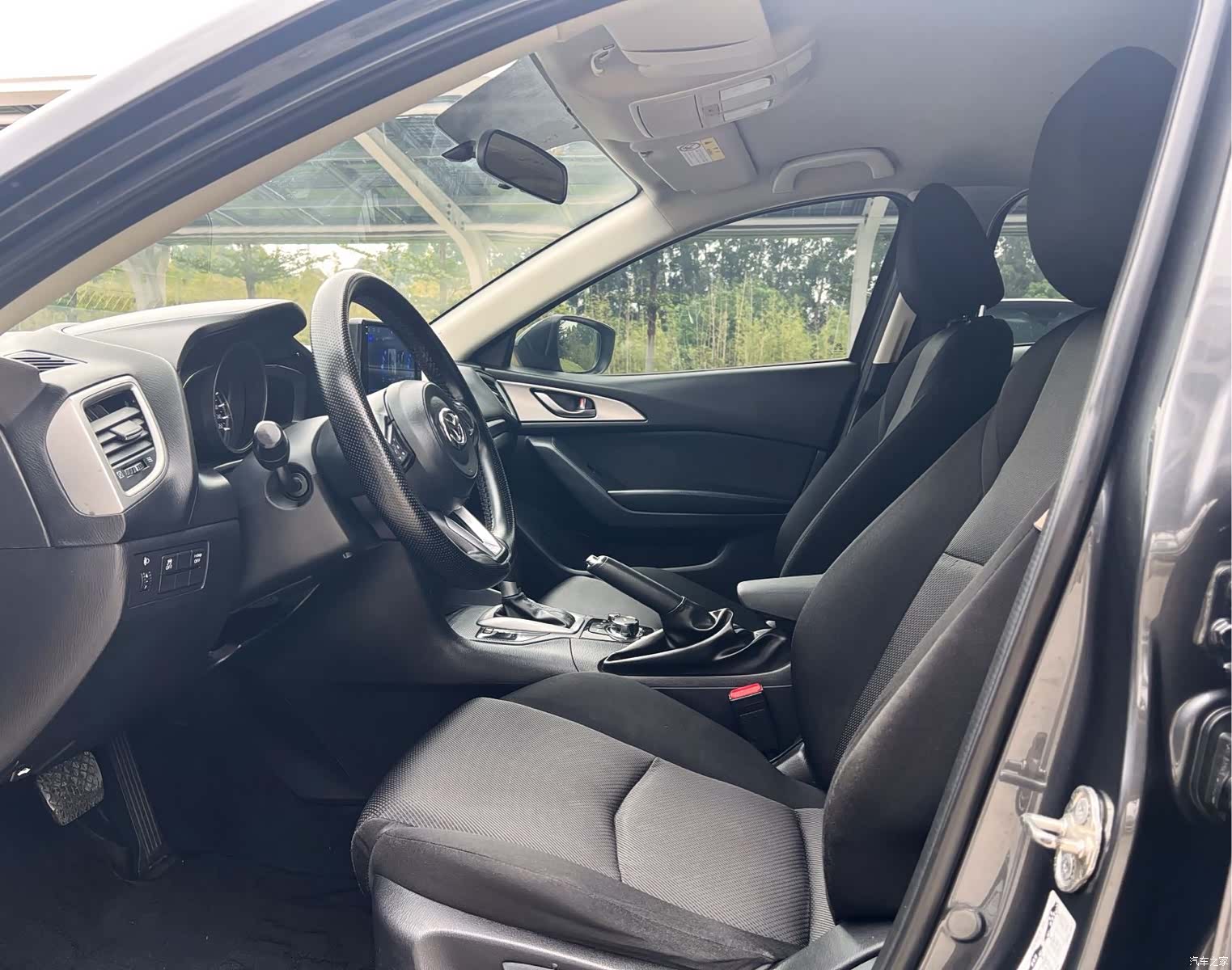 Mazda Mazda3, 2017 9