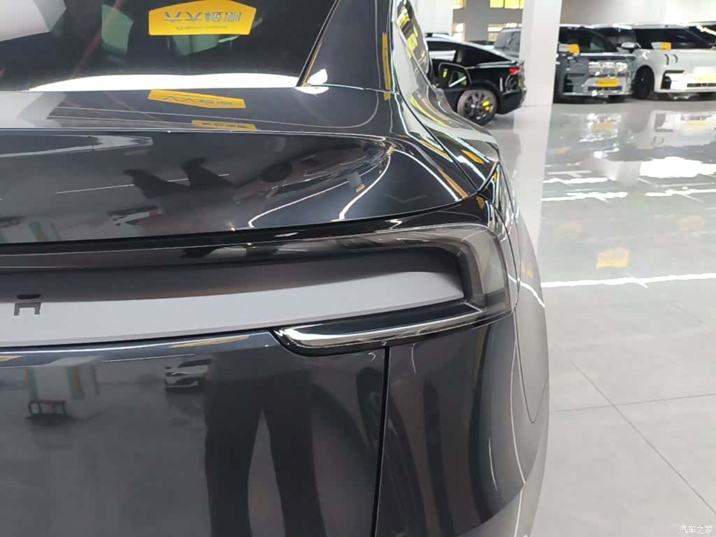 Tesla Model Y, 2025 8