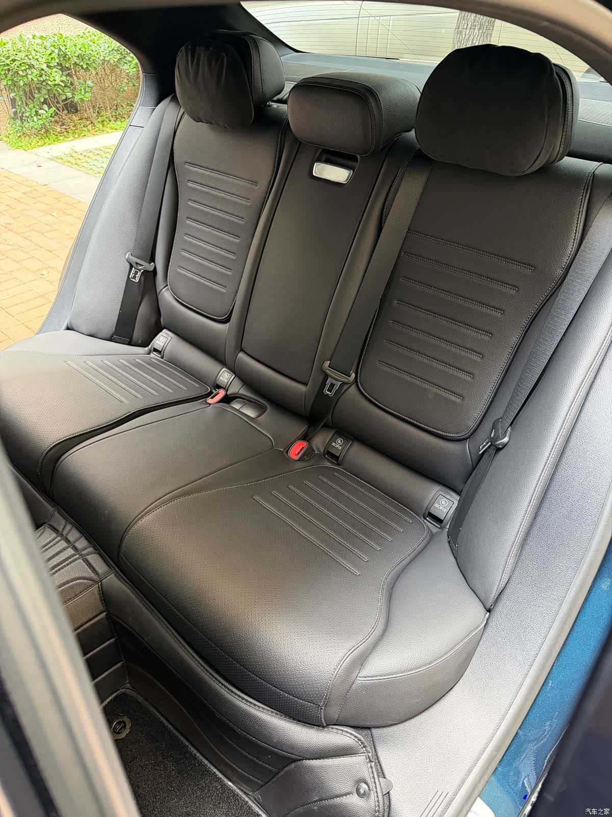 Mercedes-Benz C-Class, 2023 16