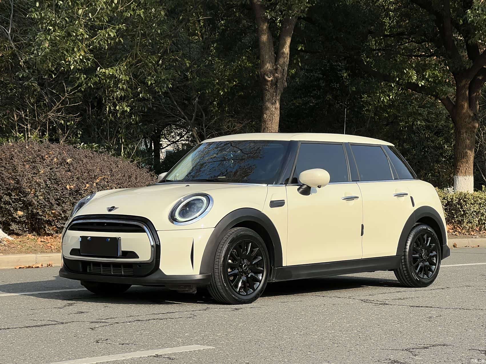 Mini ONE, 2022 1
