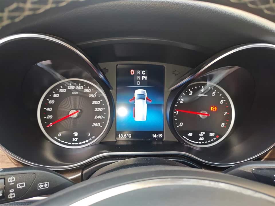 Mercedes-Benz V-class