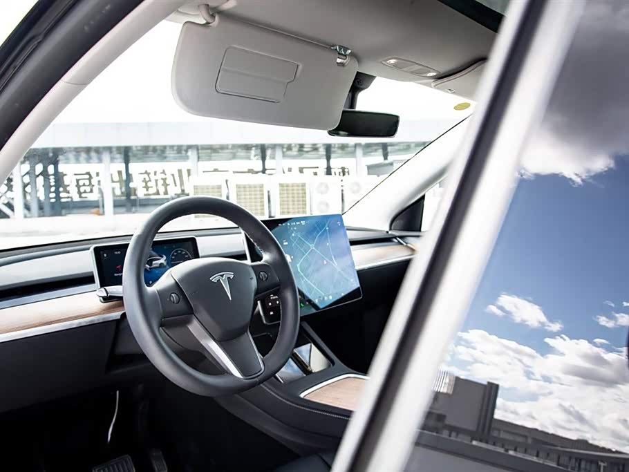 Tesla Model Y Tesla Model Y