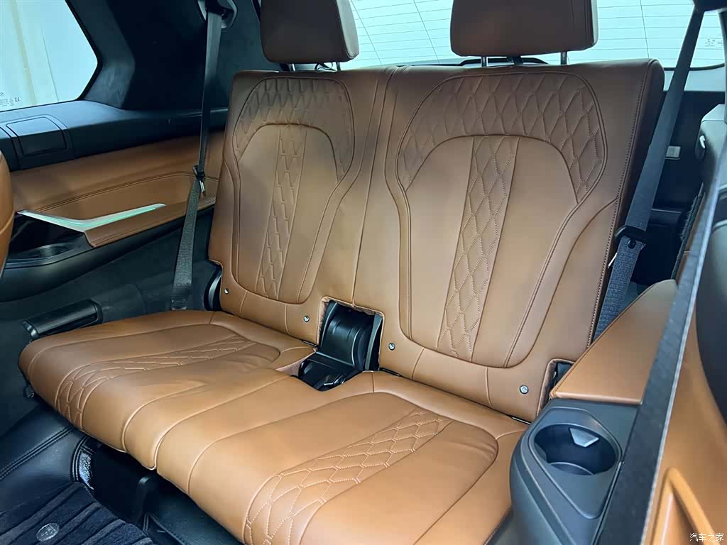 BMW X7, 2023 9