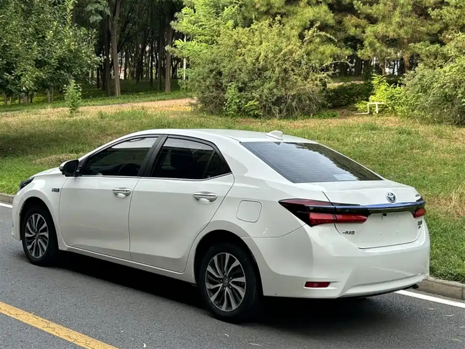 Toyota Corolla dual engine E+ Toyota Corolla dual engine E+