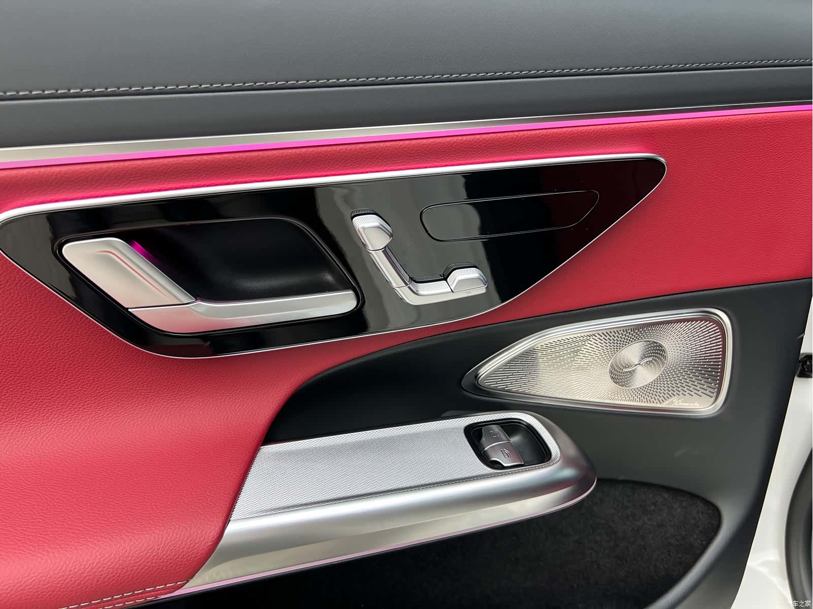 Mercedes-Benz E-Class, 2025 42