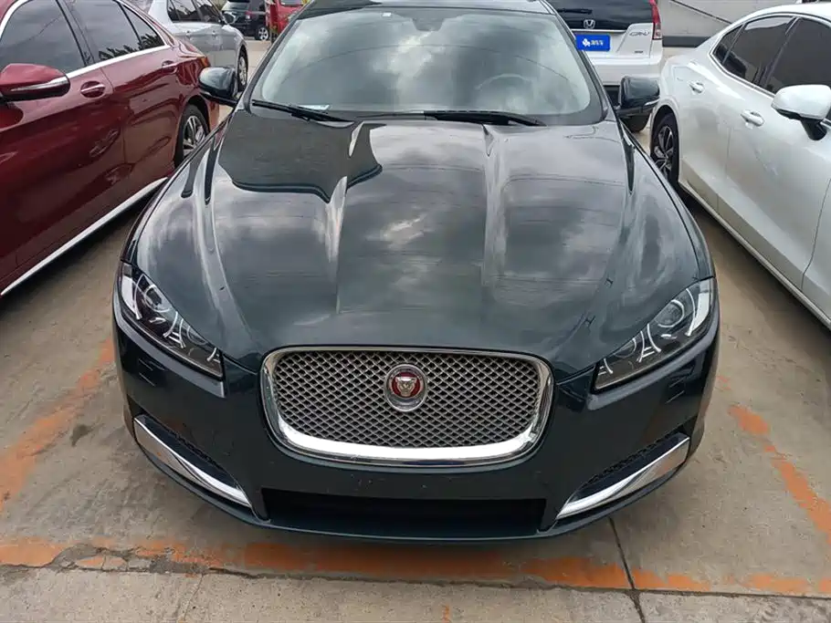 Jaguar XF