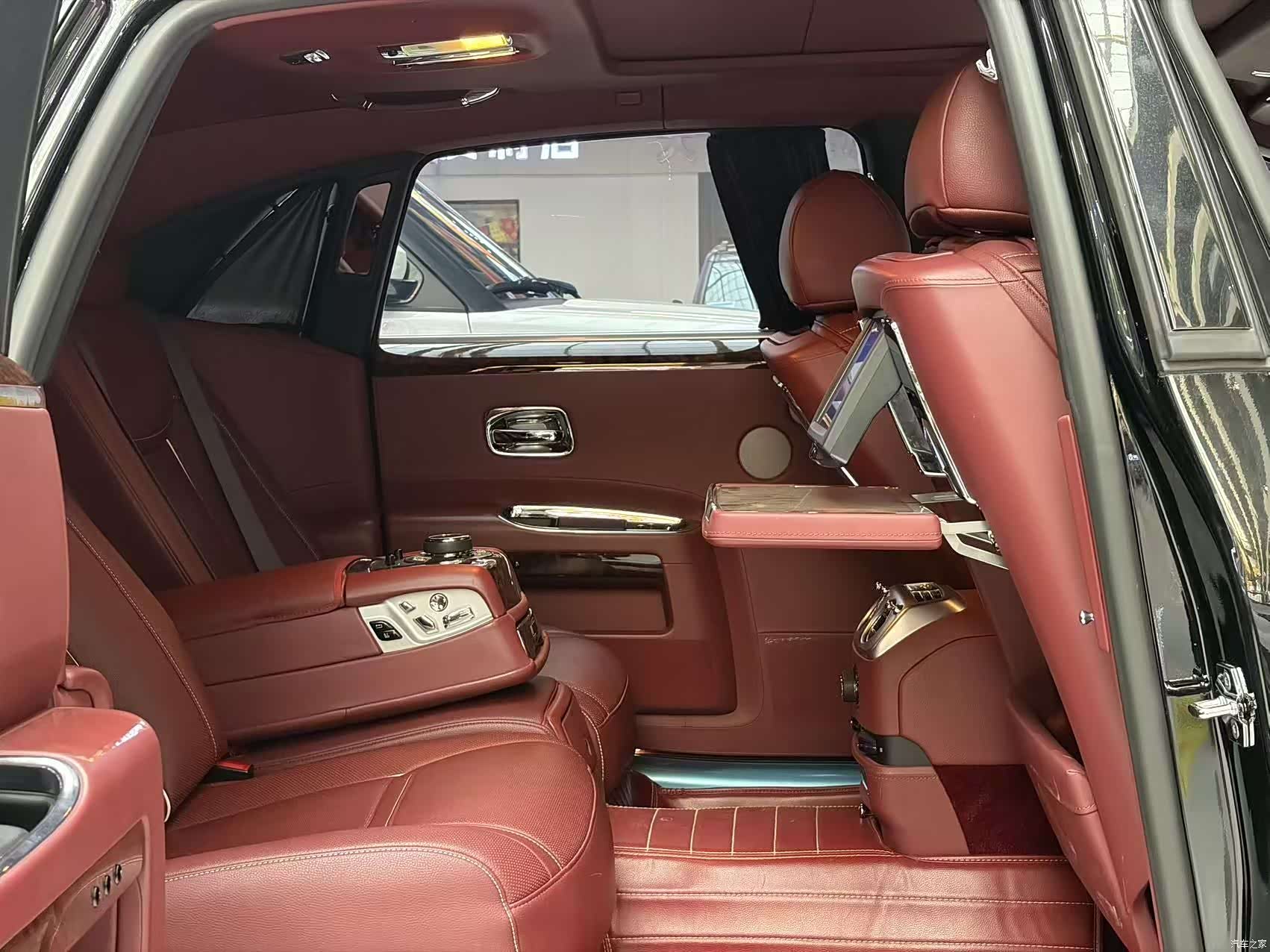 Rolls-Royce Ghost, 2016 16