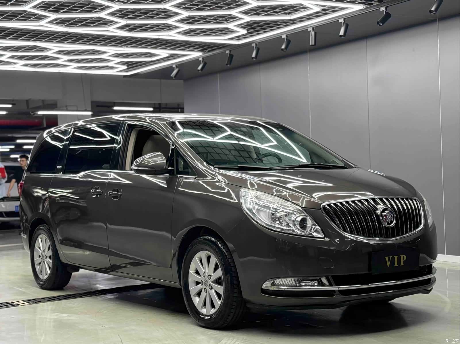 Buick GL8, 2016 3