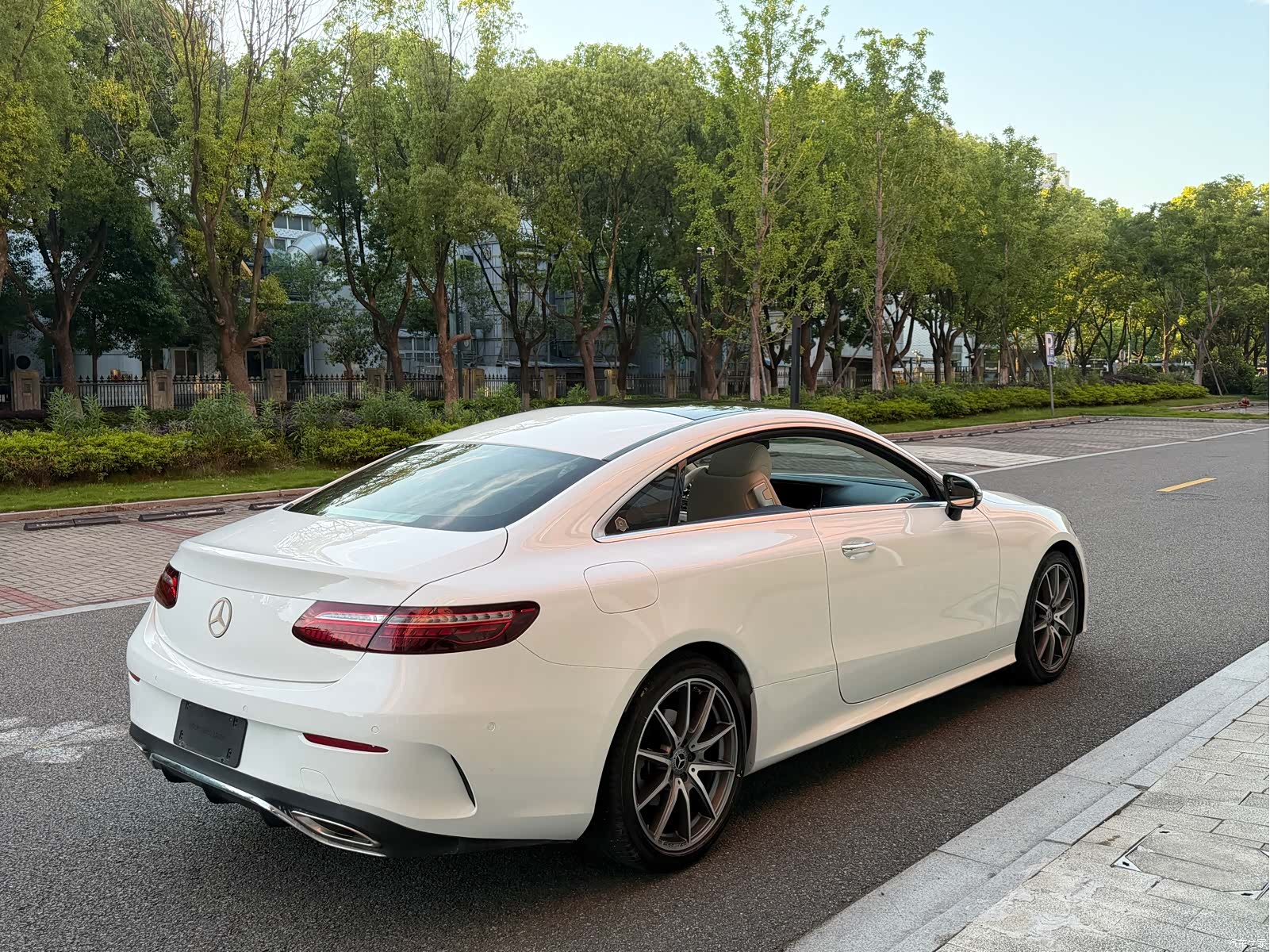 Mercedes-Benz E-Class, 2024 22