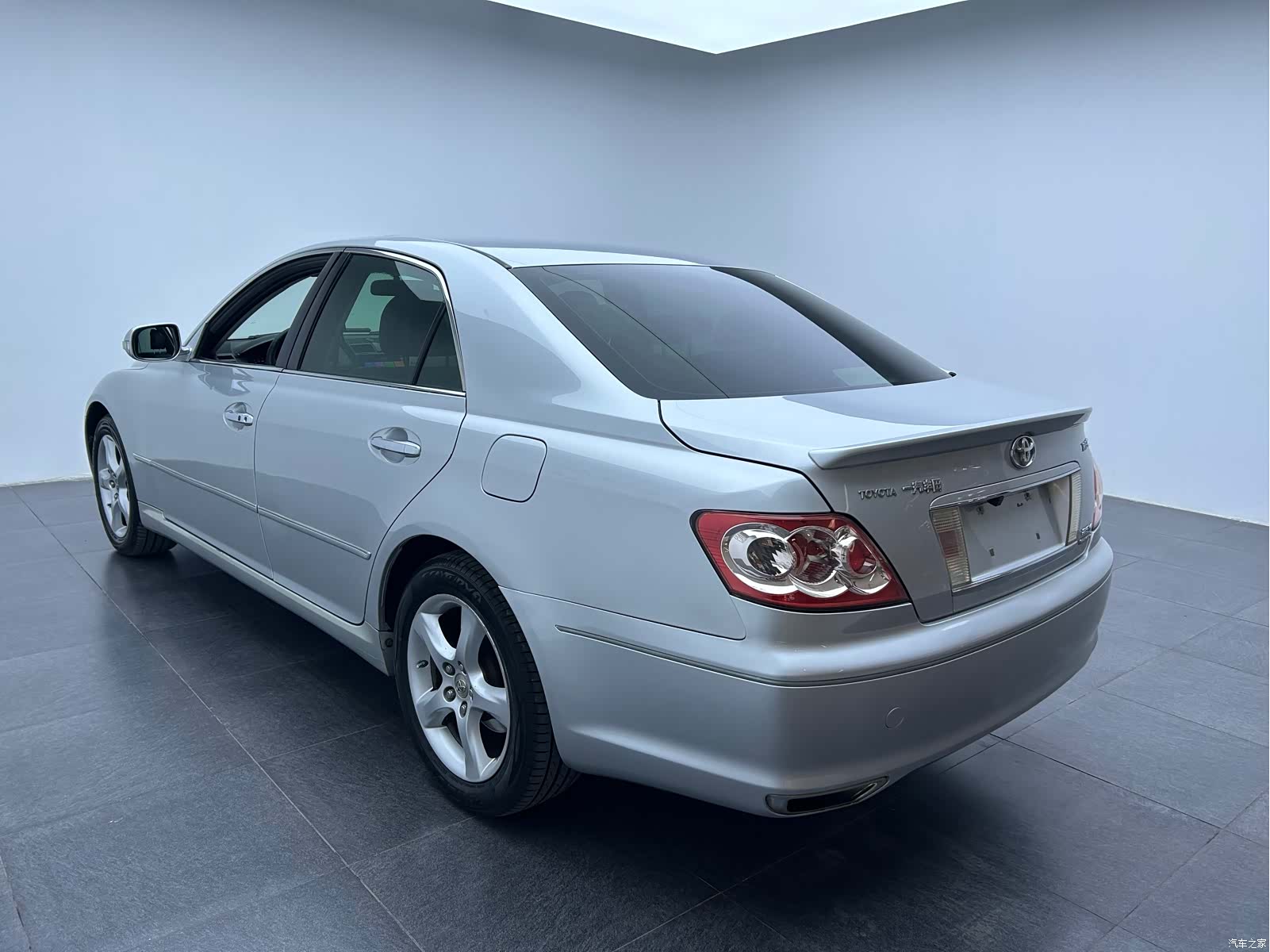 Toyota 2.5S, 2009 9