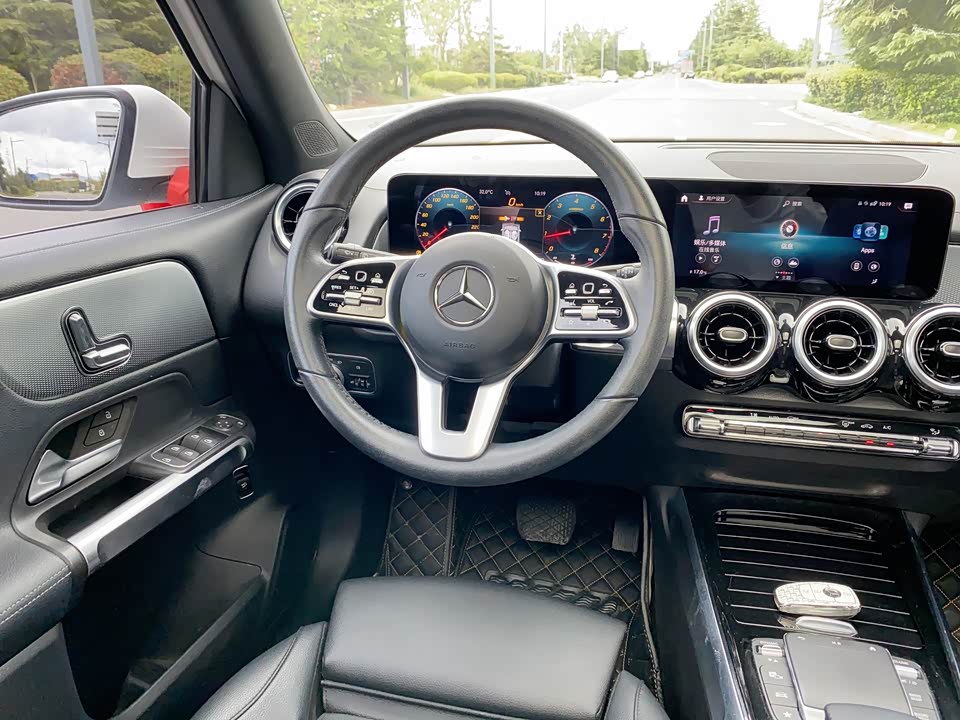 Mercedes-Benz GLB Mercedes-Benz GLB