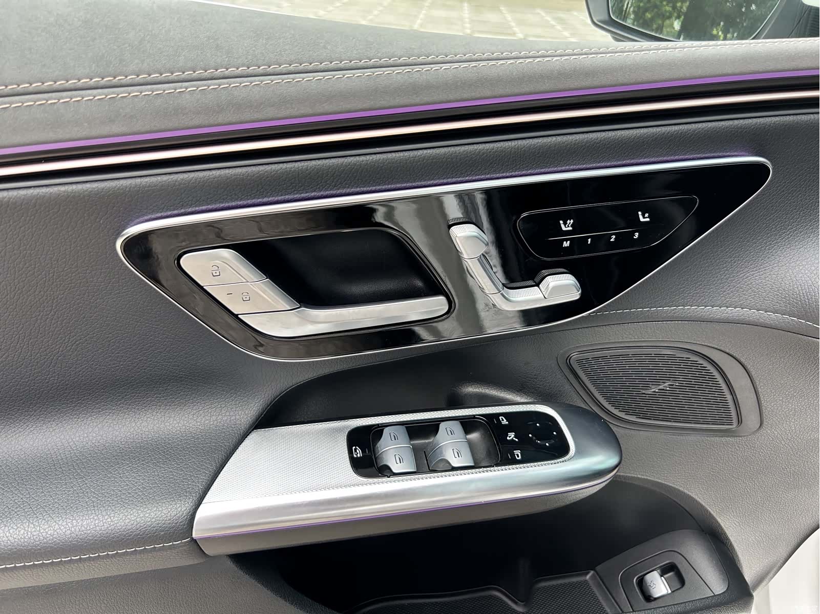 Mercedes-Benz EQE, 2023 12