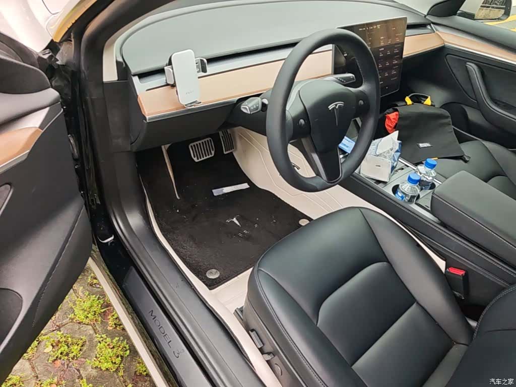 Tesla Model 3, 2023 16