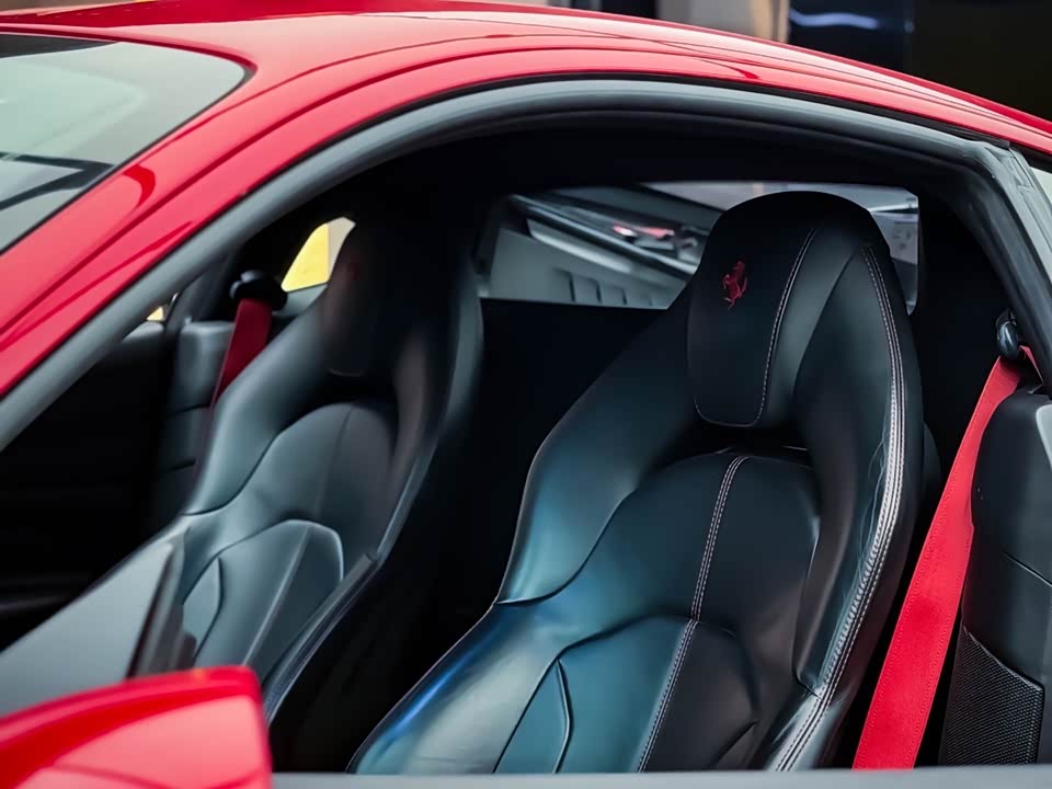 Ferrari F8