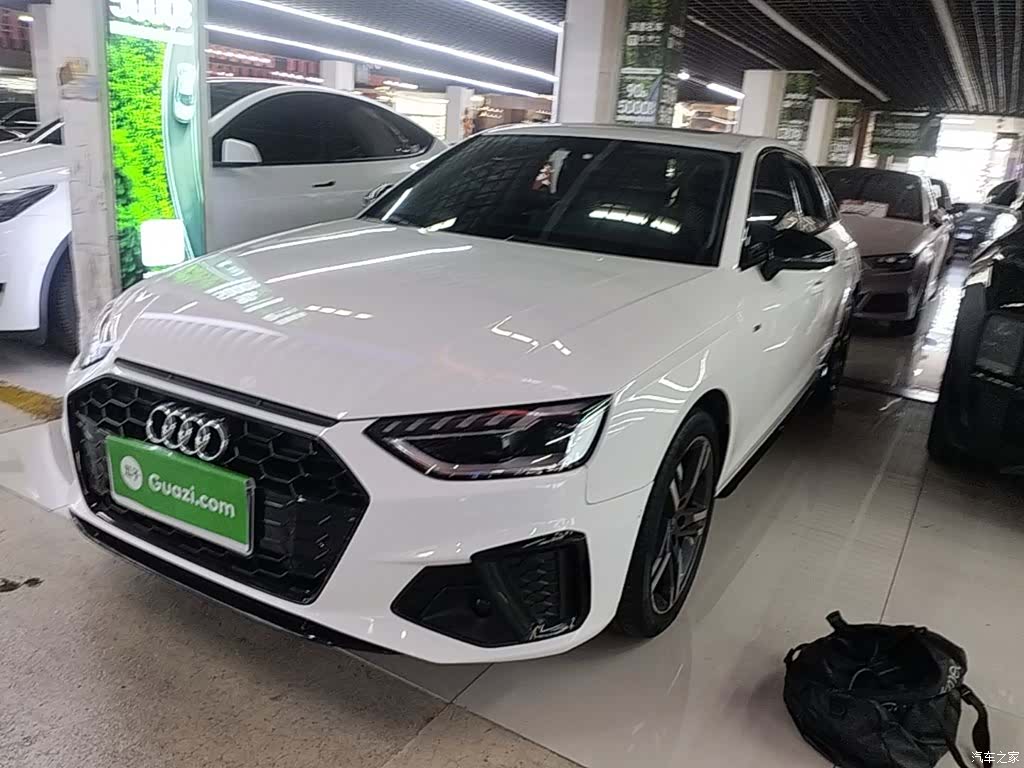 Audi A4L, 2023 1