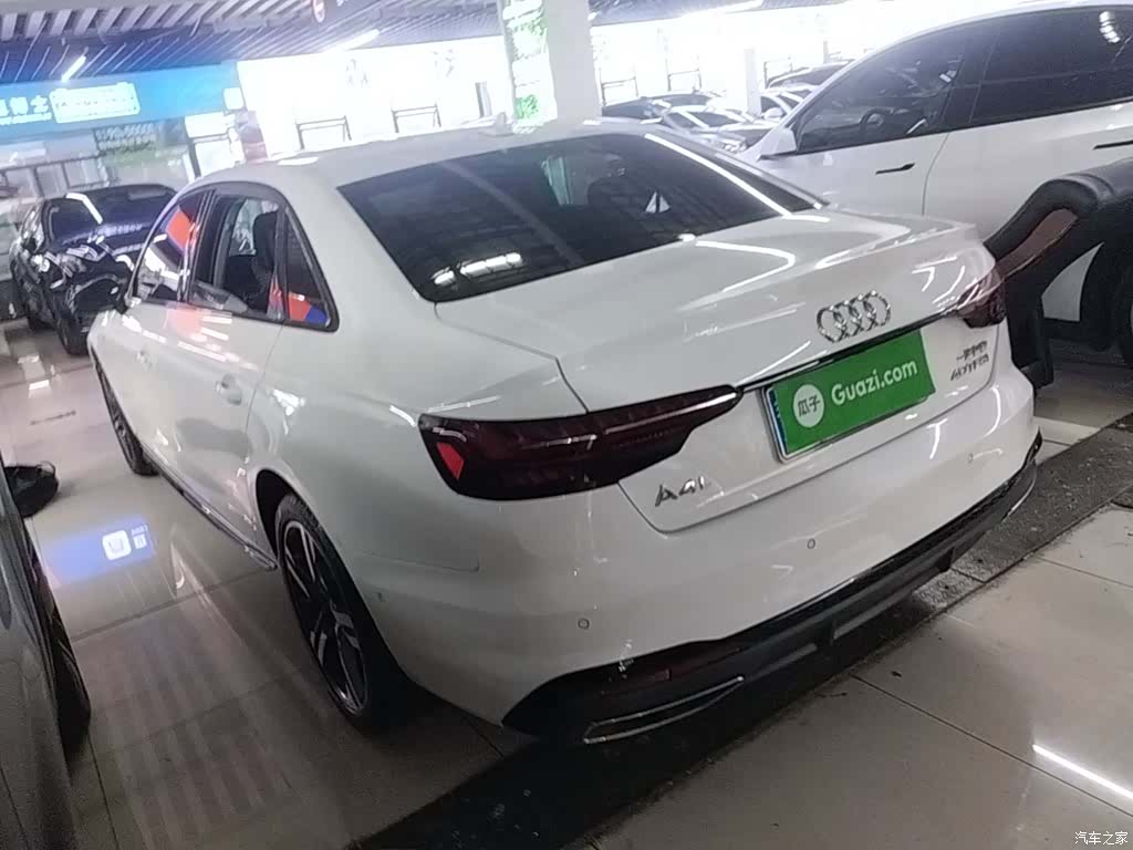 Audi A4L, 2023 все фото