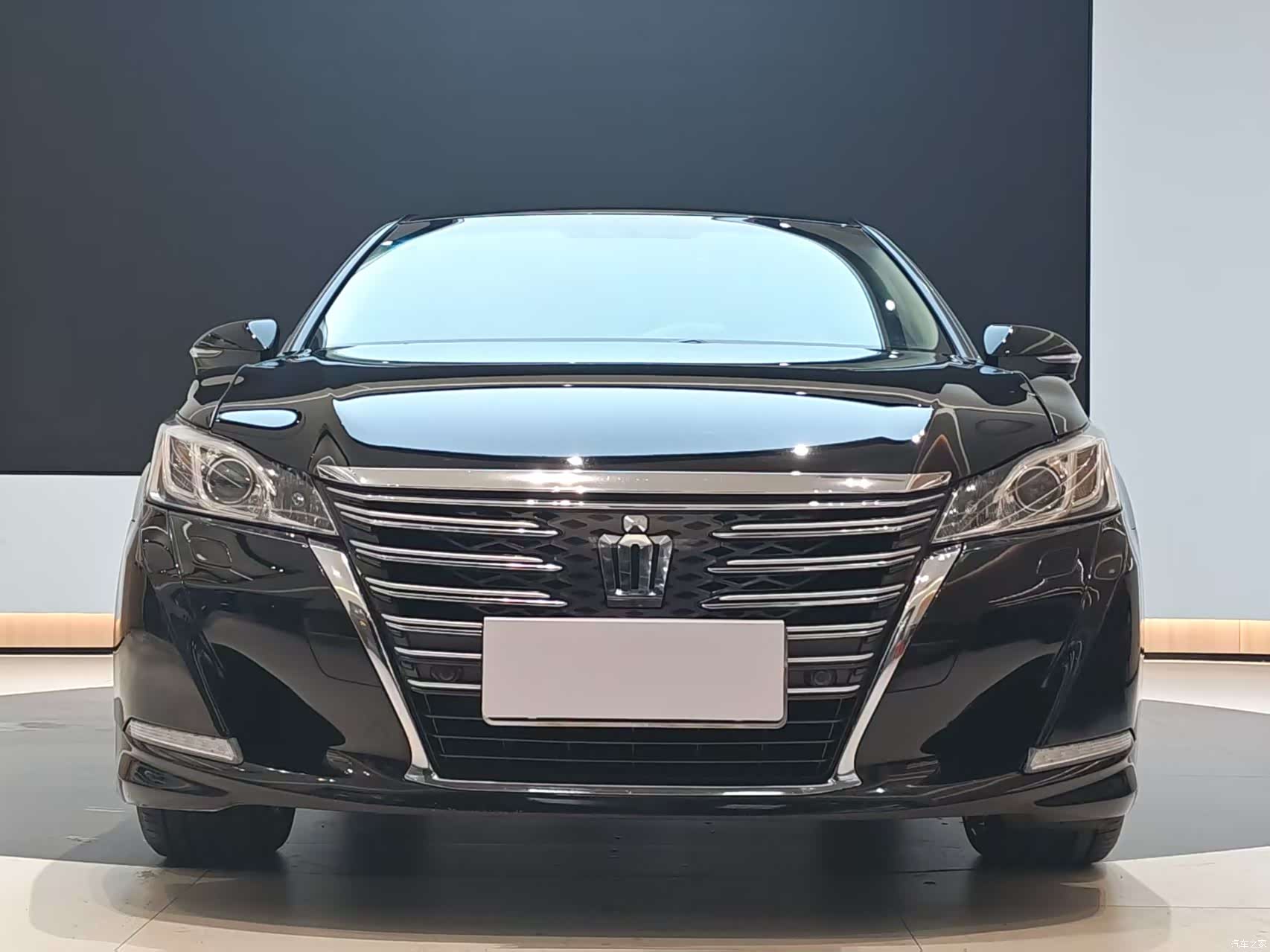 Toyota Crown, 2017 2