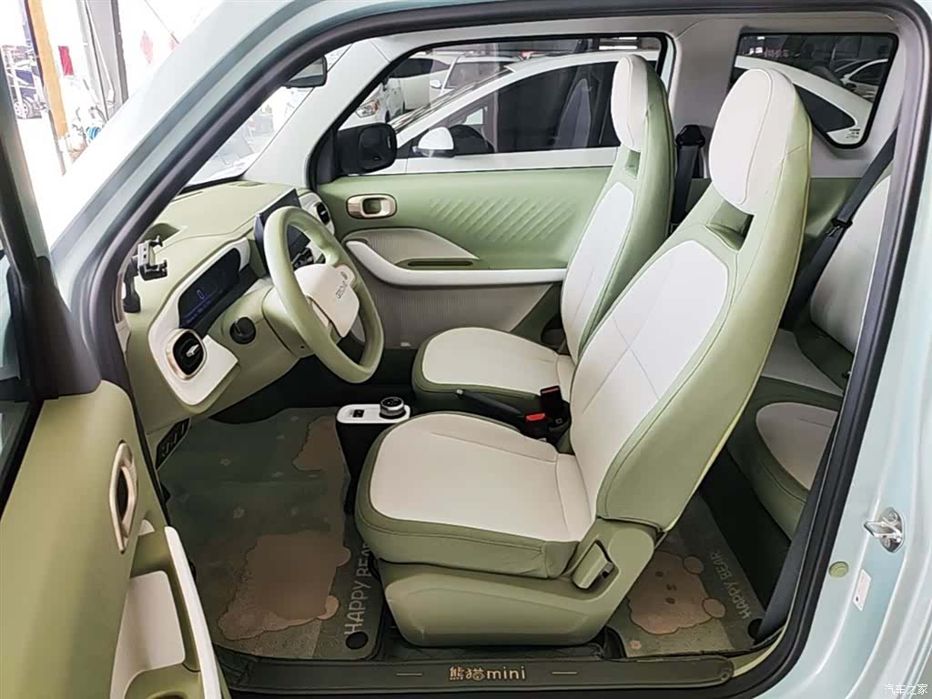 Geely Panda, 2025 15