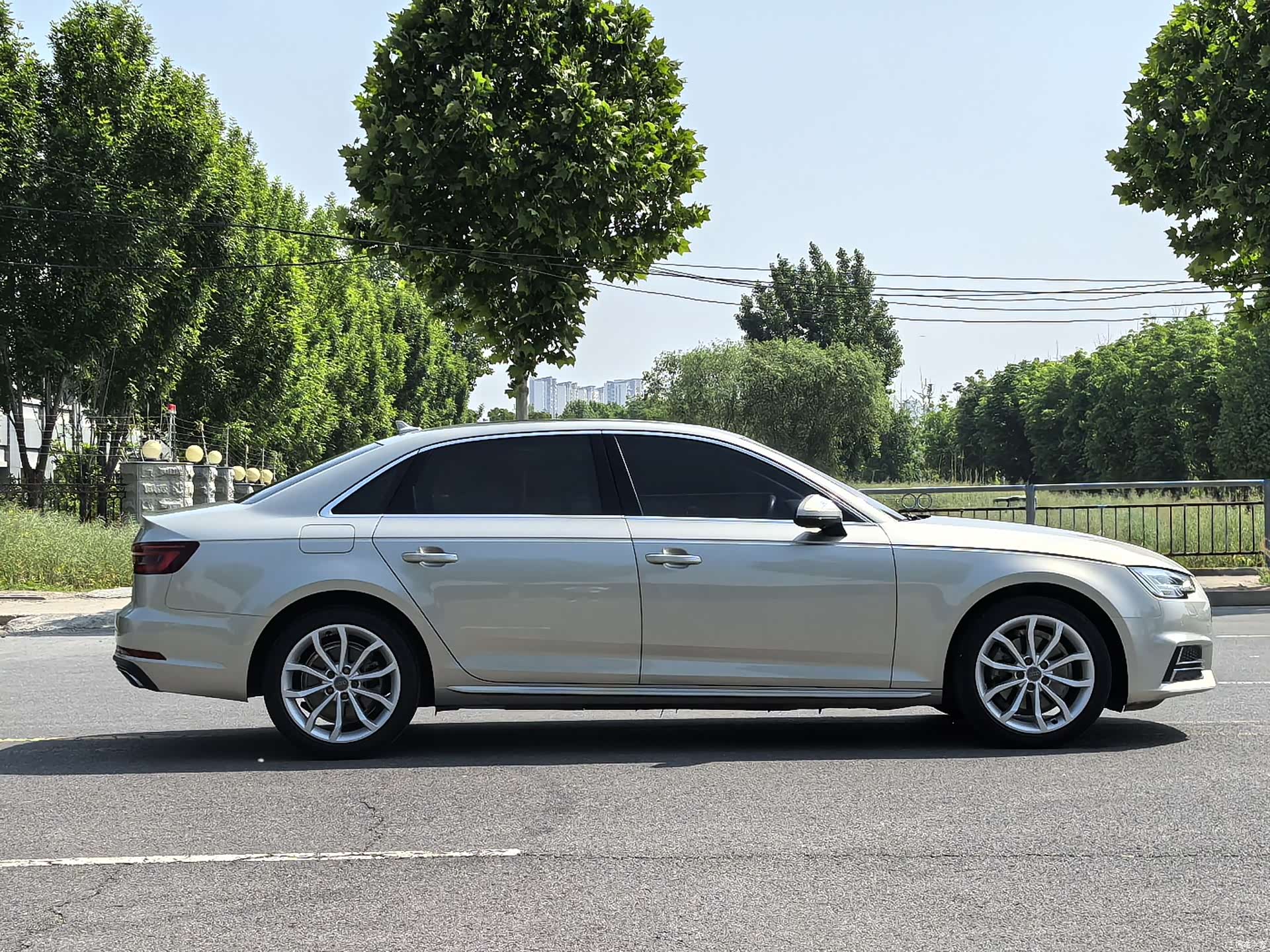 Audi A4L, 2019 17