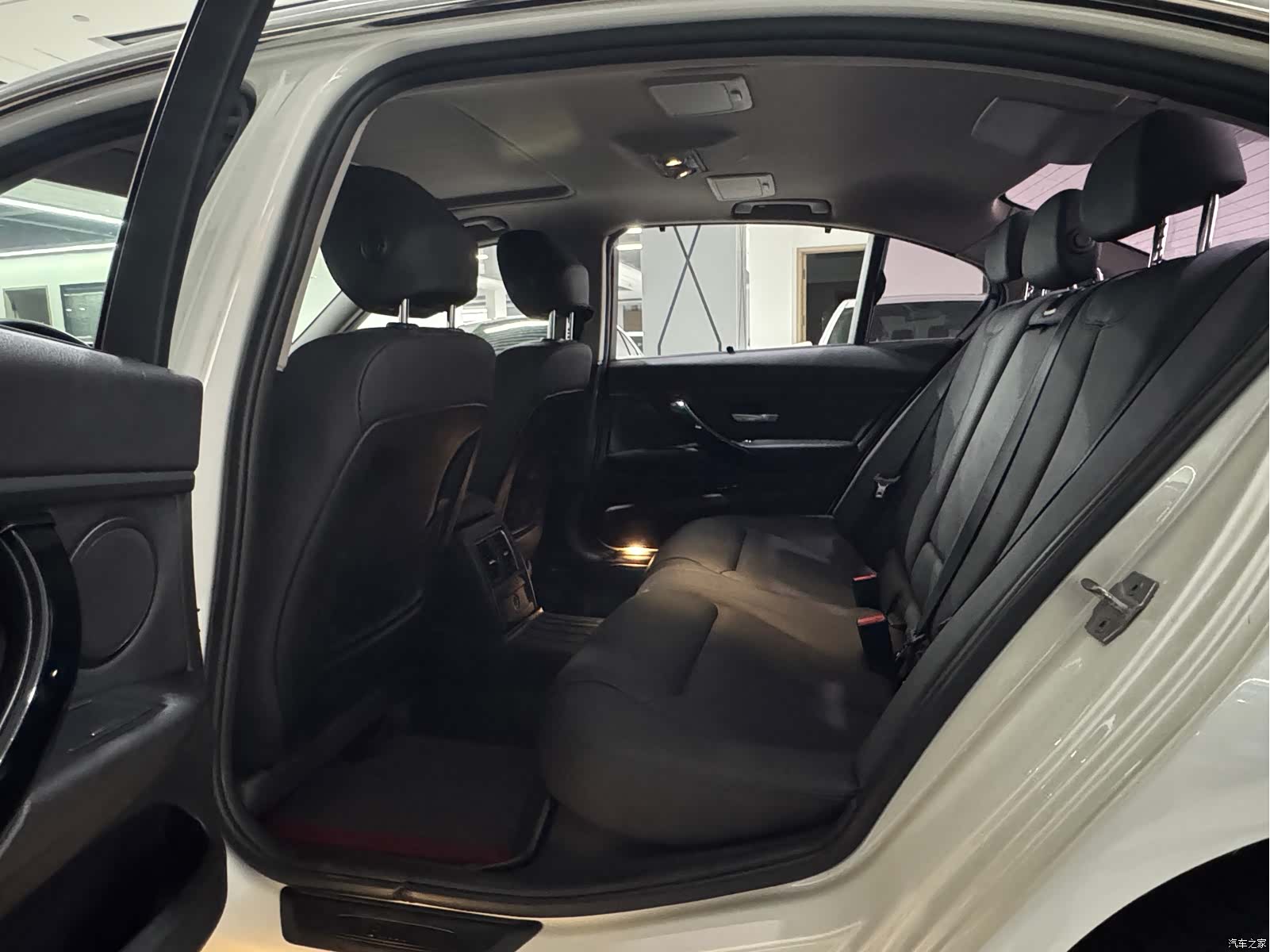 BMW 3 Series, 2017 11