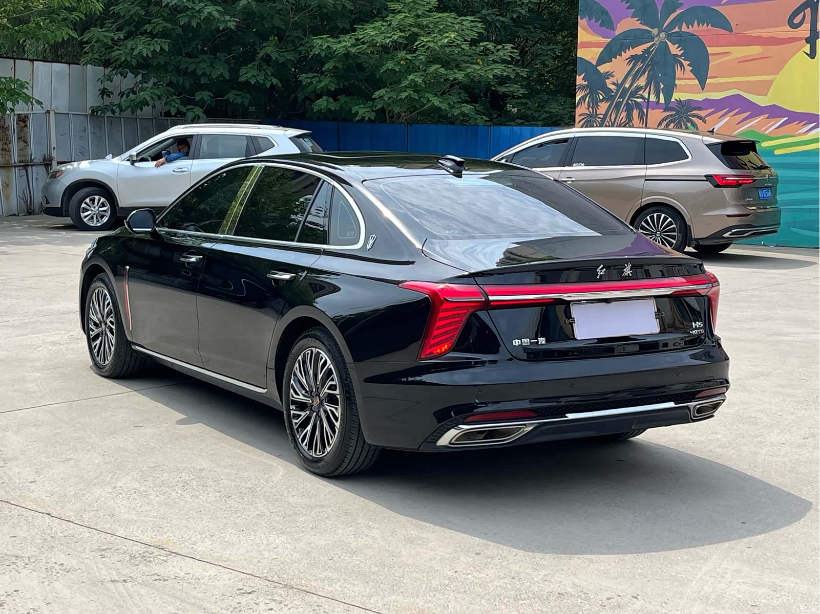 Hongqi H5, 2024 4