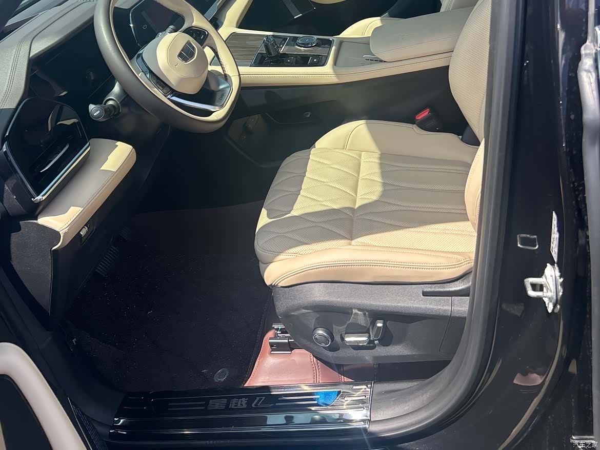 Geely Xingyue L, 2025 3