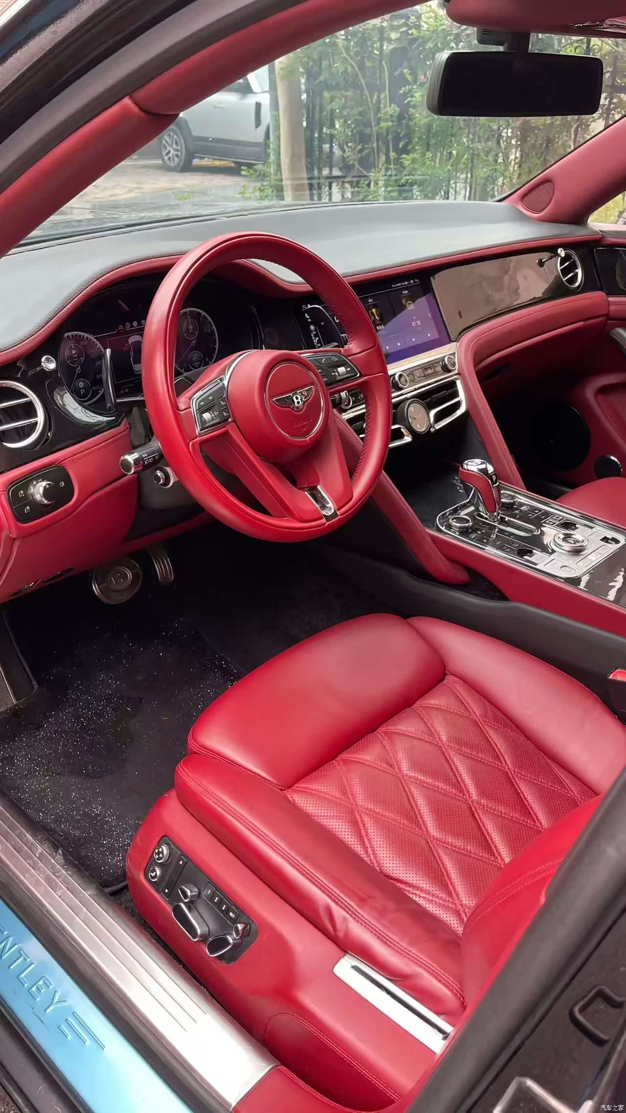 Bentley Flying Spur, 2013 3