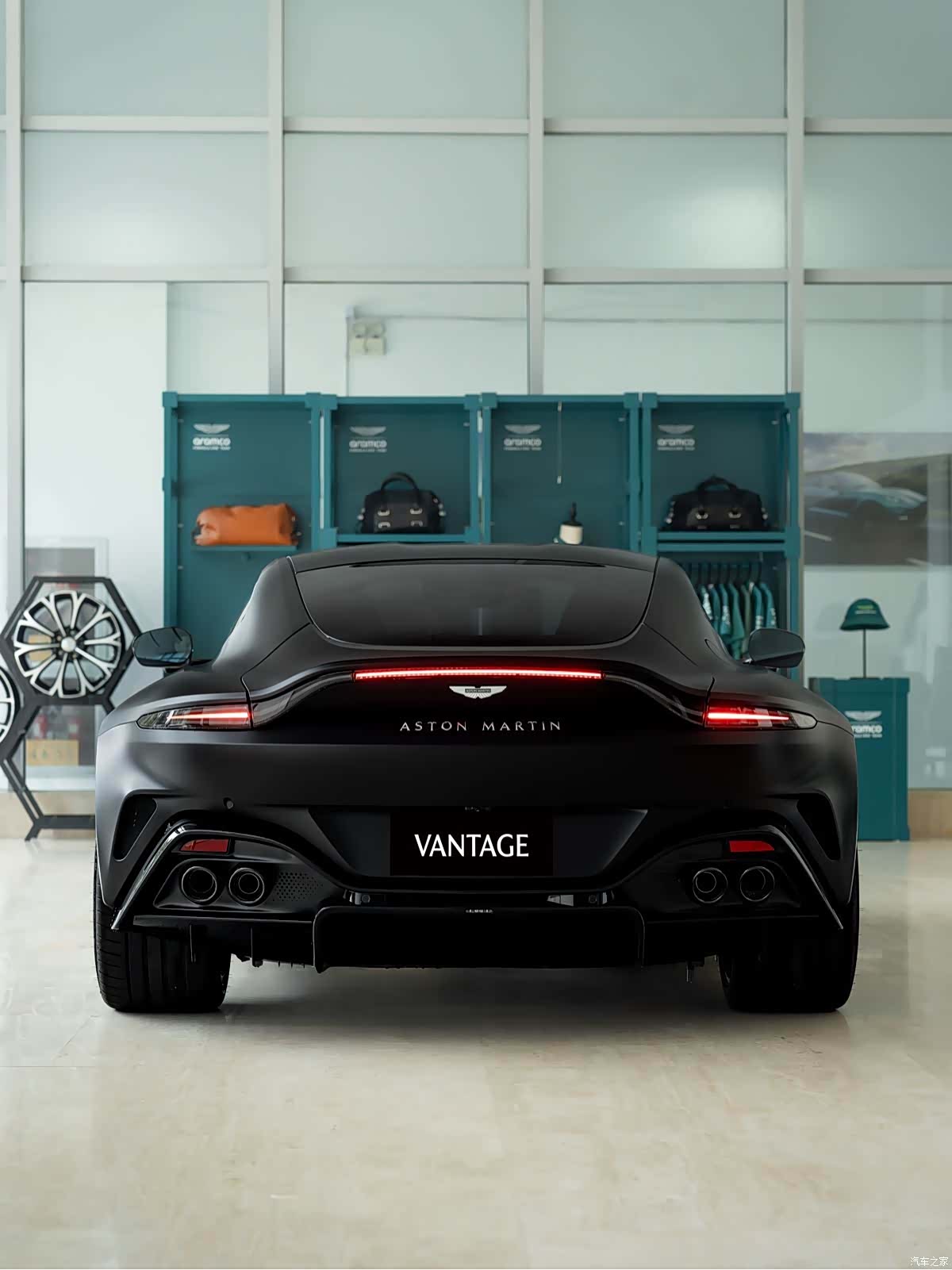 Aston Martin Vantage, 2024 6