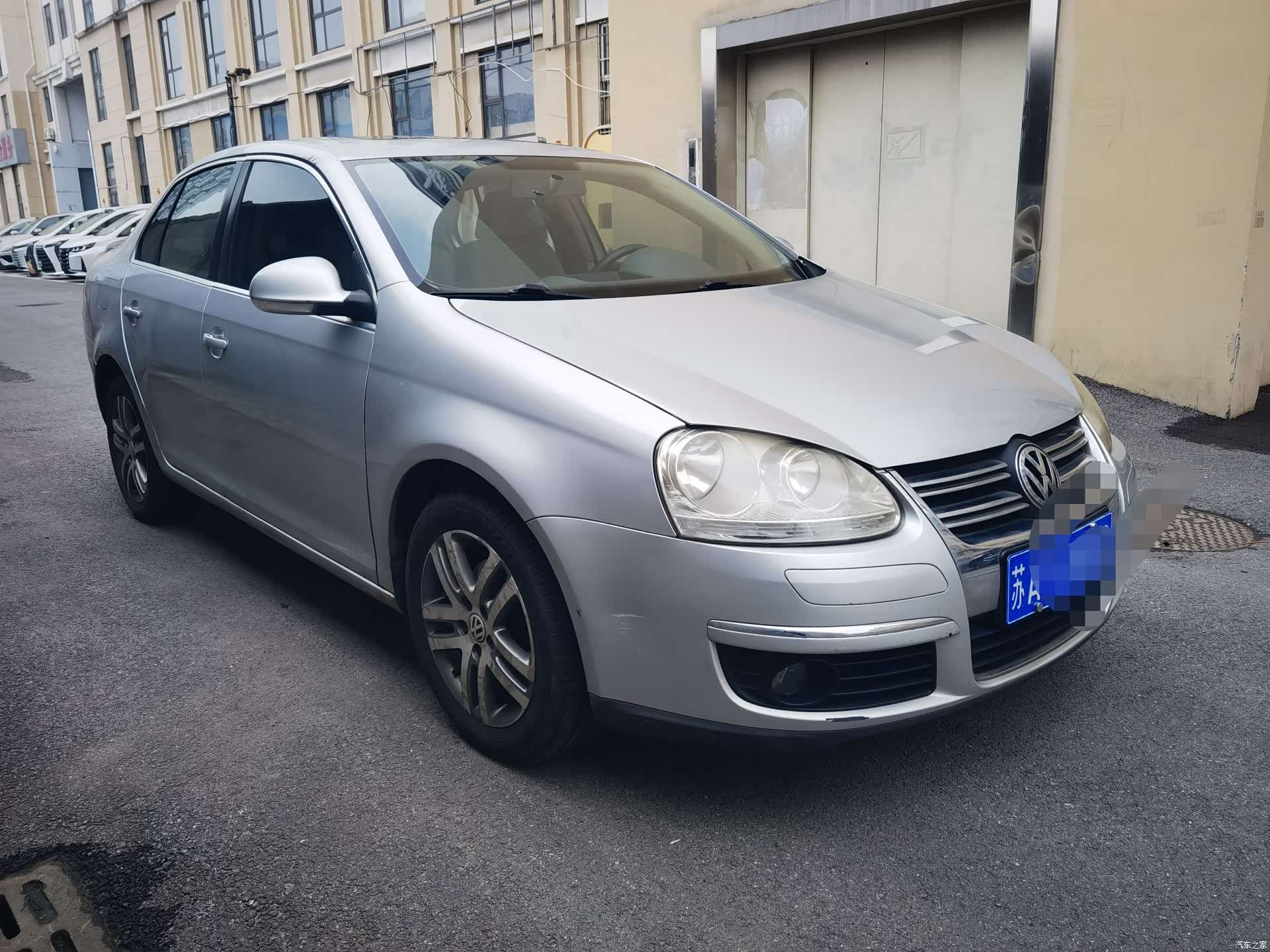 Volkswagen Sagitar, 2010 2
