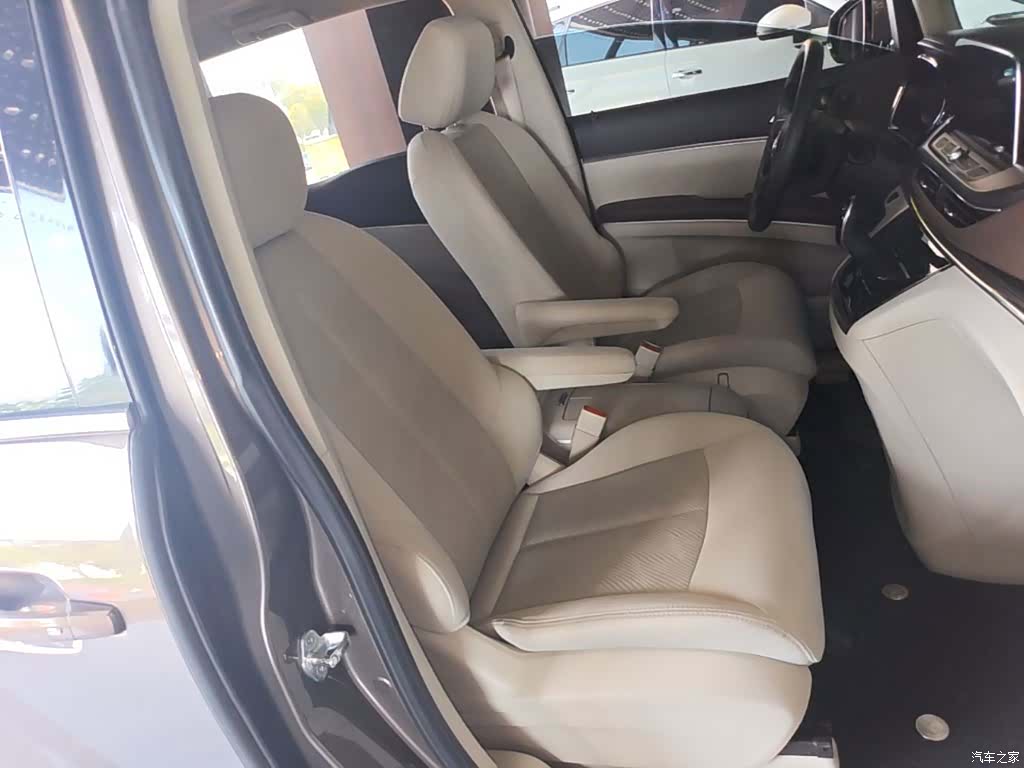 Buick GL8, 2023 25