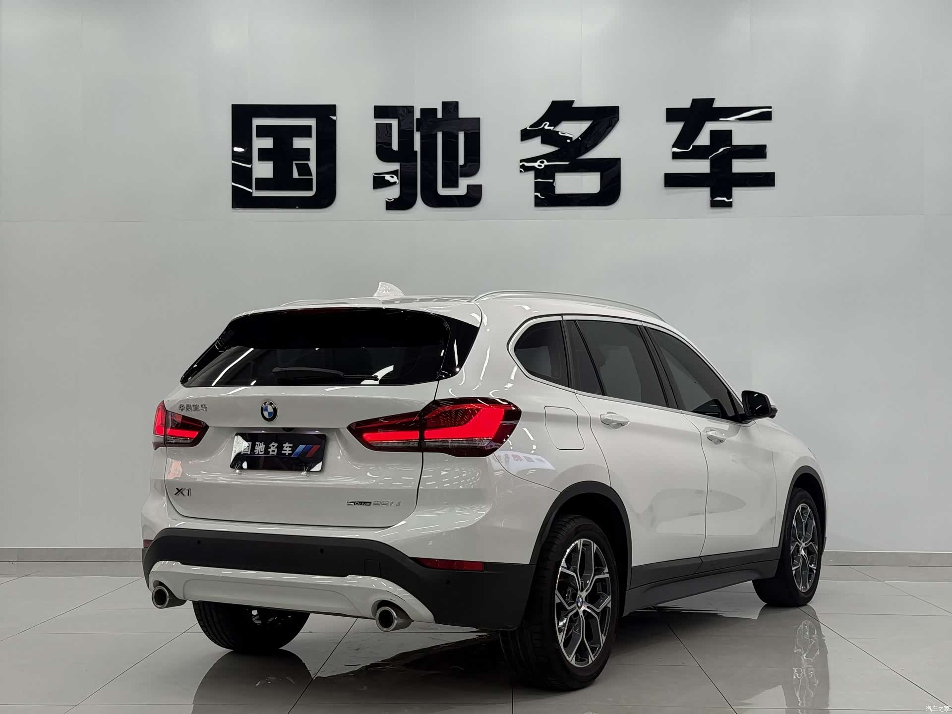 BMW X1, 2022 все фото
