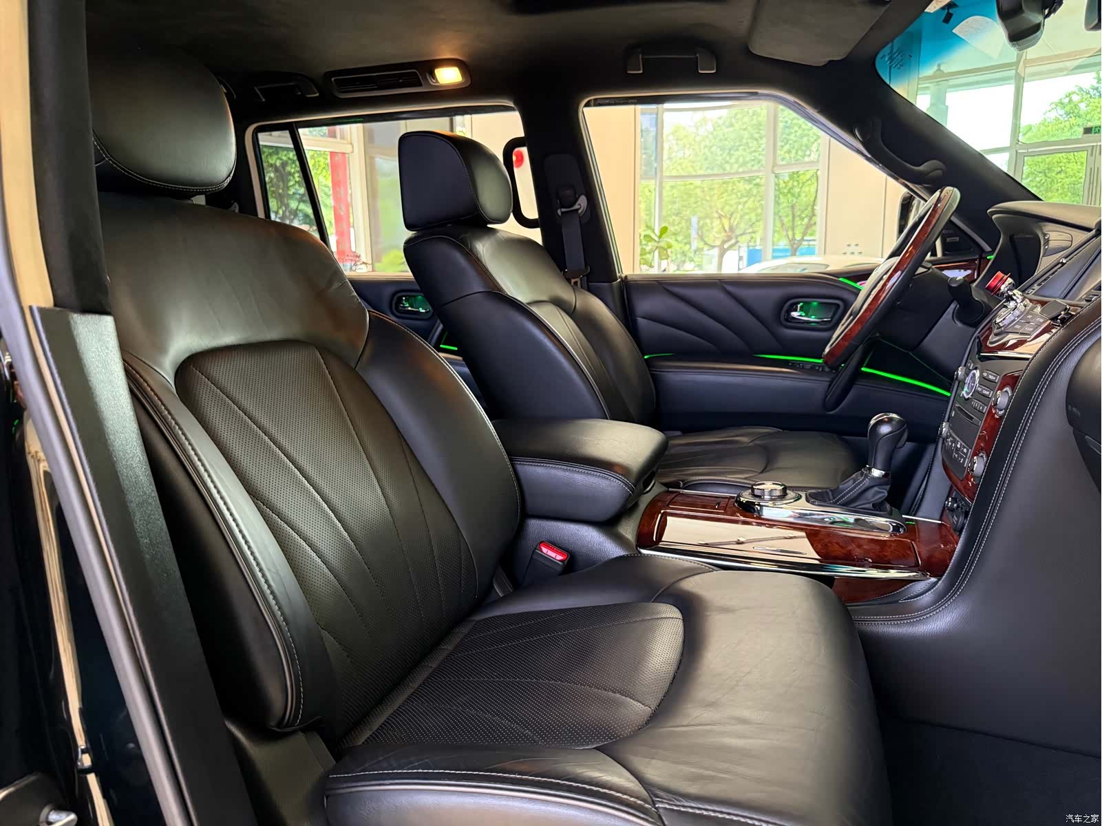 Infiniti QX80, 2017 10