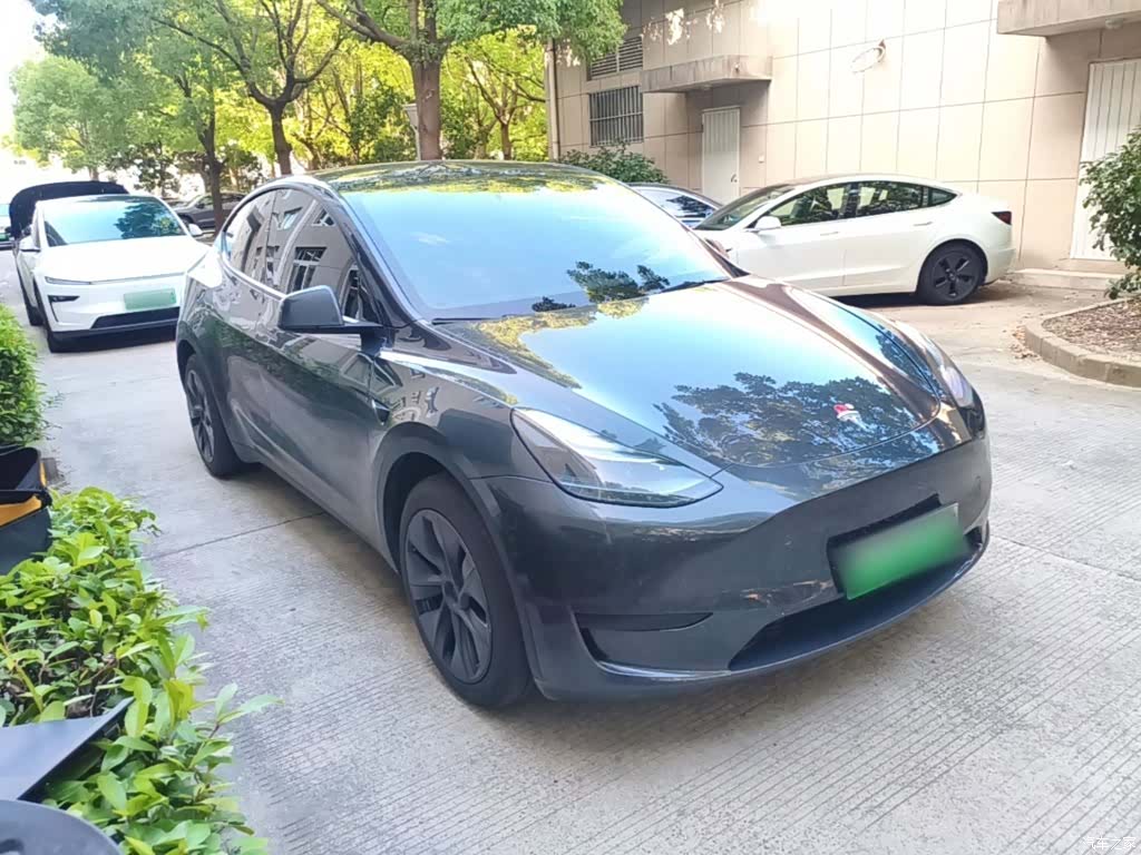 Tesla Model Y, 2024 4