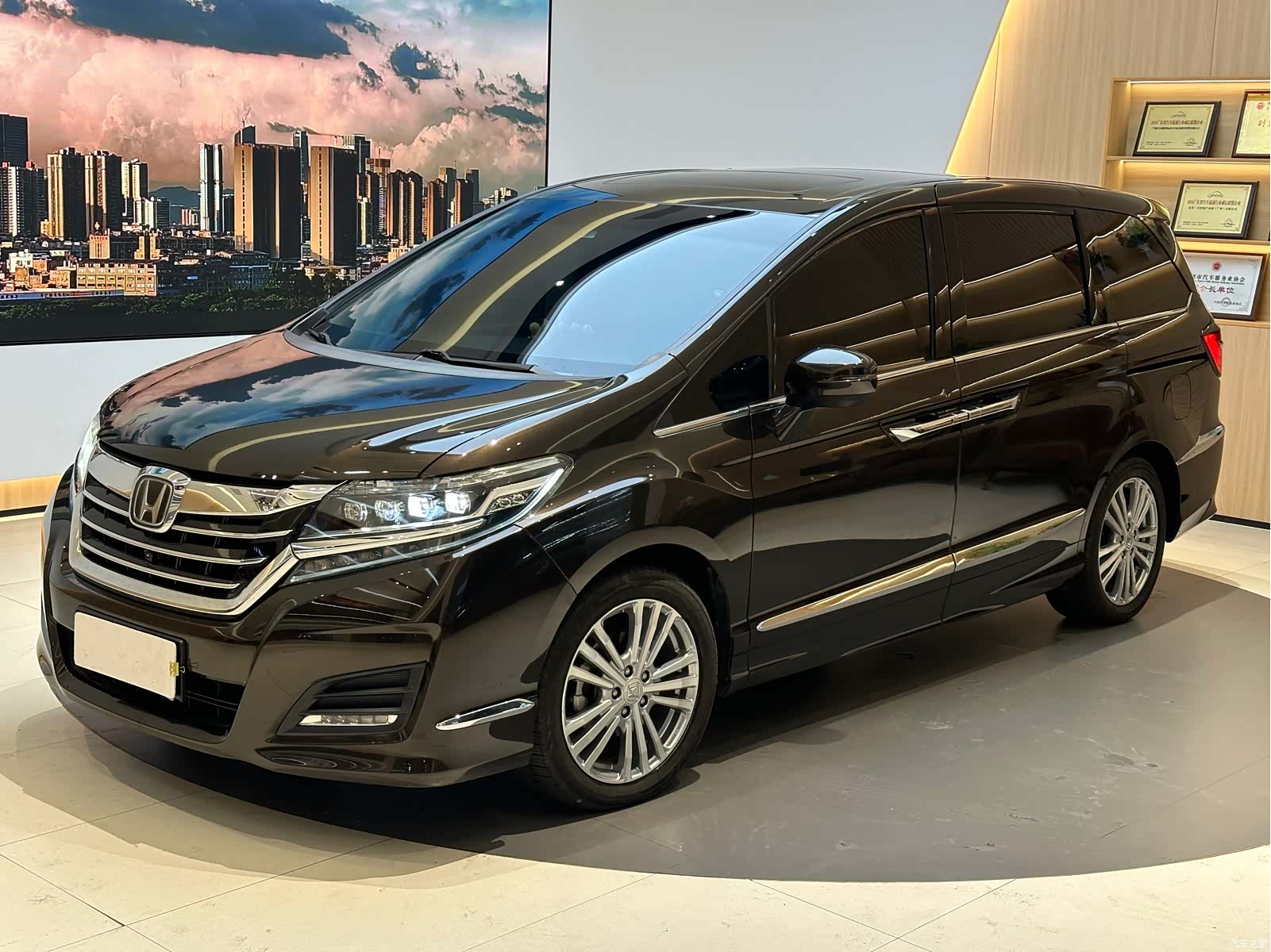 Honda Elysion, 2017 1