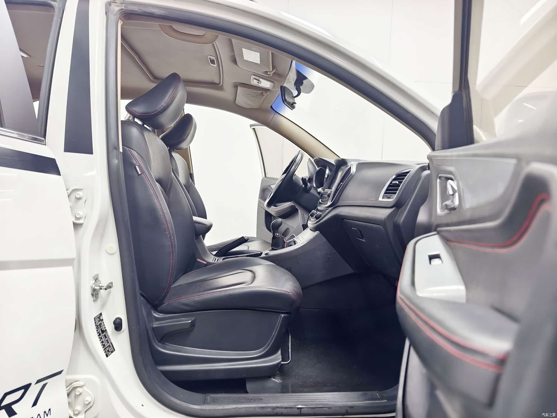 Wuling 560, 2015 14