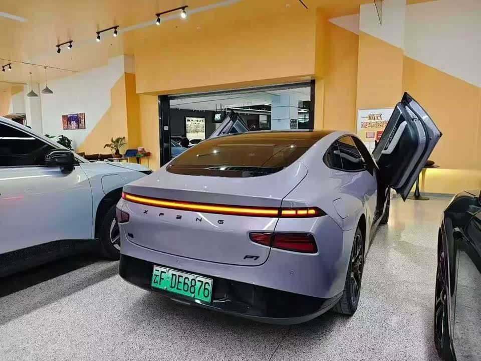 XPENG P7