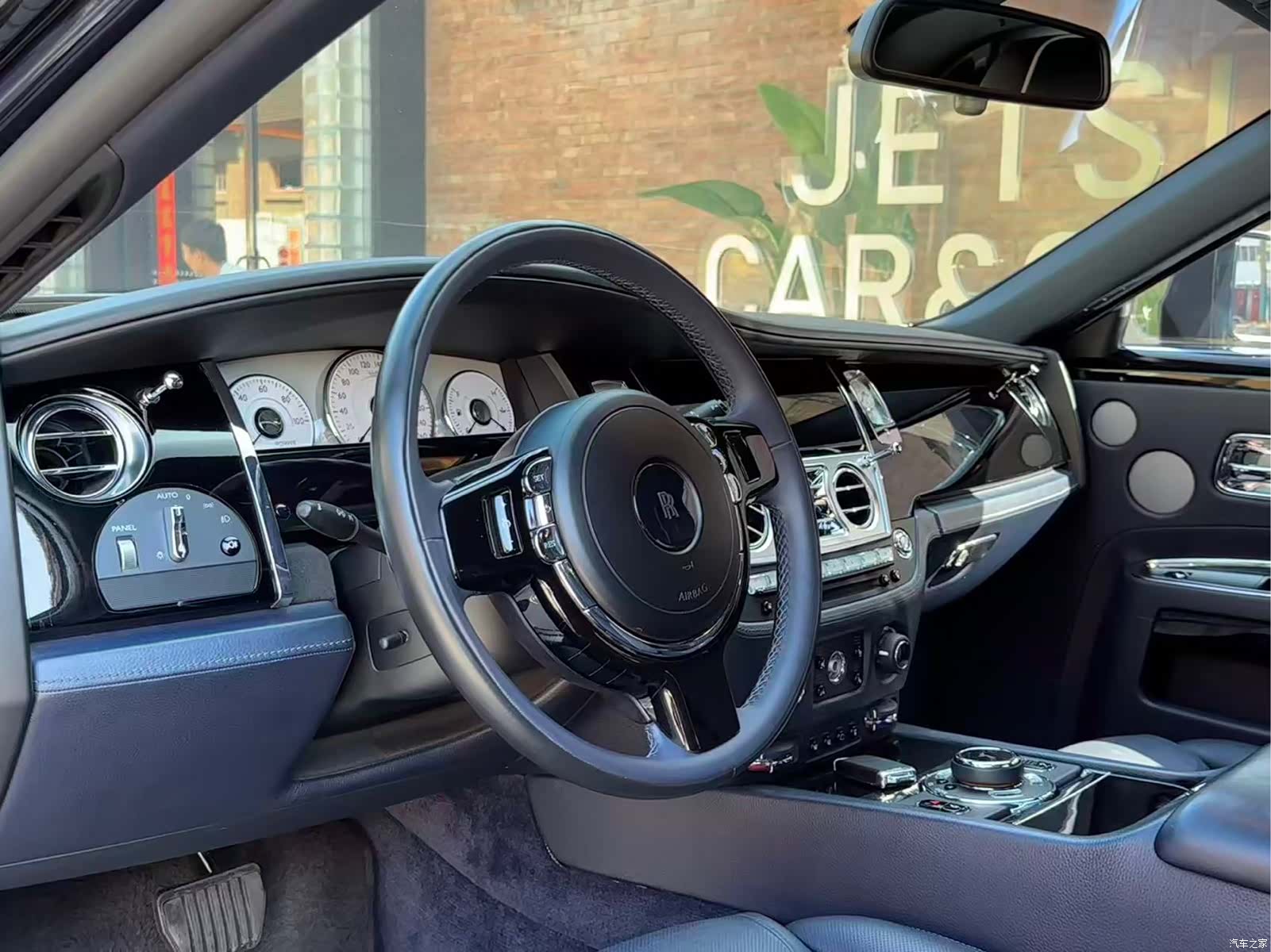 Rolls-Royce Ghost, 2015 все фото