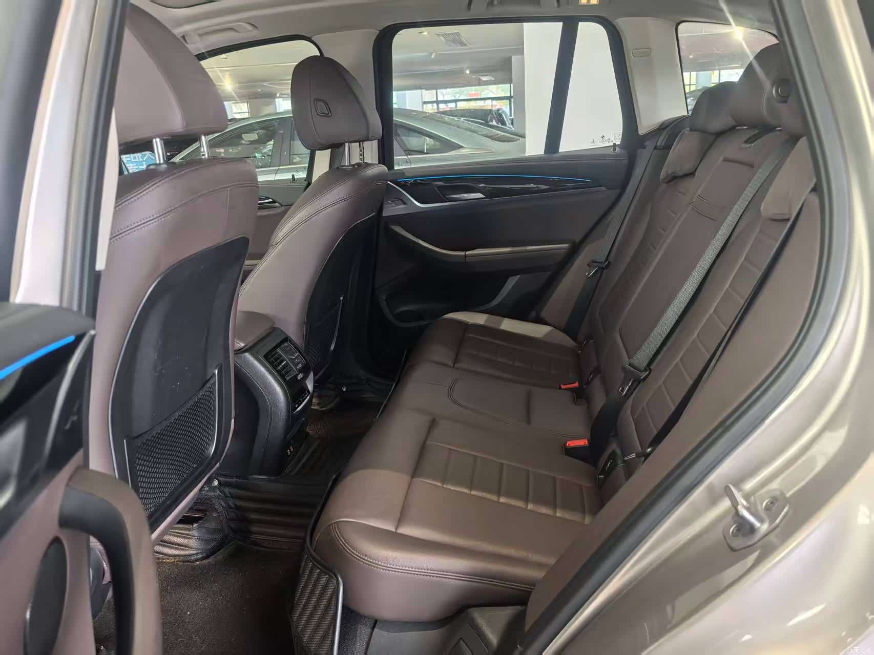 BMW iX3, 2021 все фото