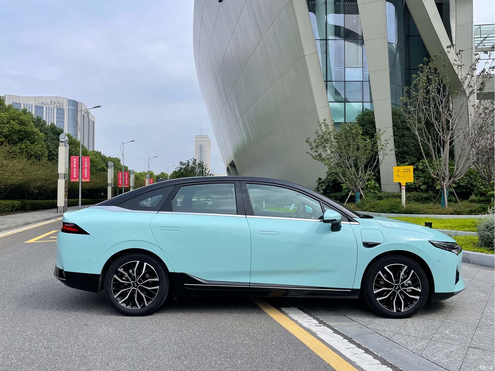 Xpeng P5, 2022 4