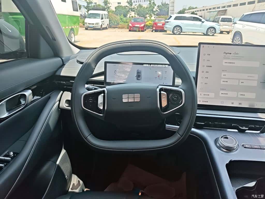 Geely Galaxy E5, 2025 11