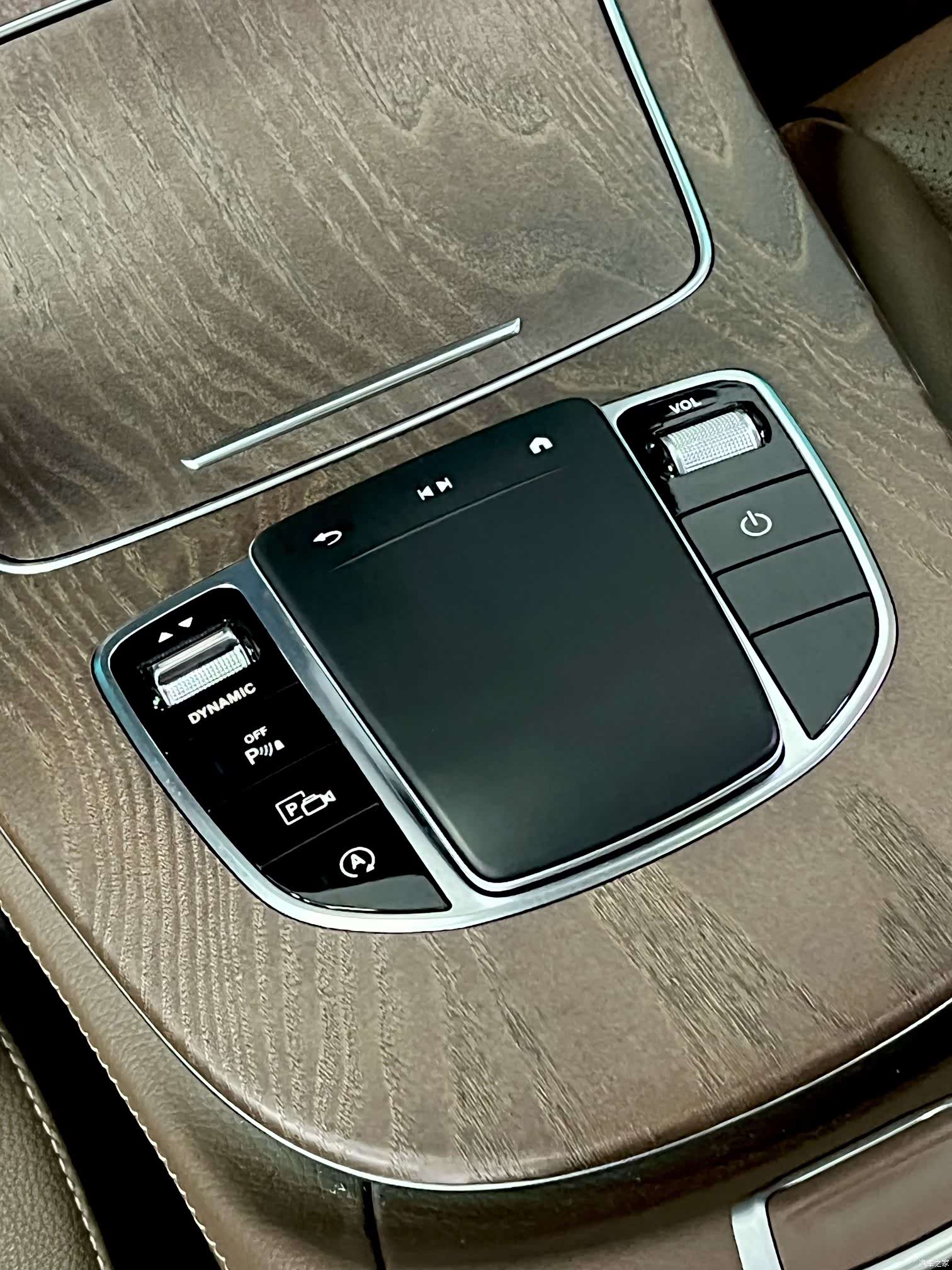 Mercedes-Benz E-Class, 2023 11
